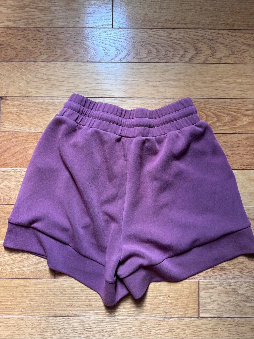 Varley Atrium High Rise Short 4.5”, Wild Rhubarb - Picture 5 of 10